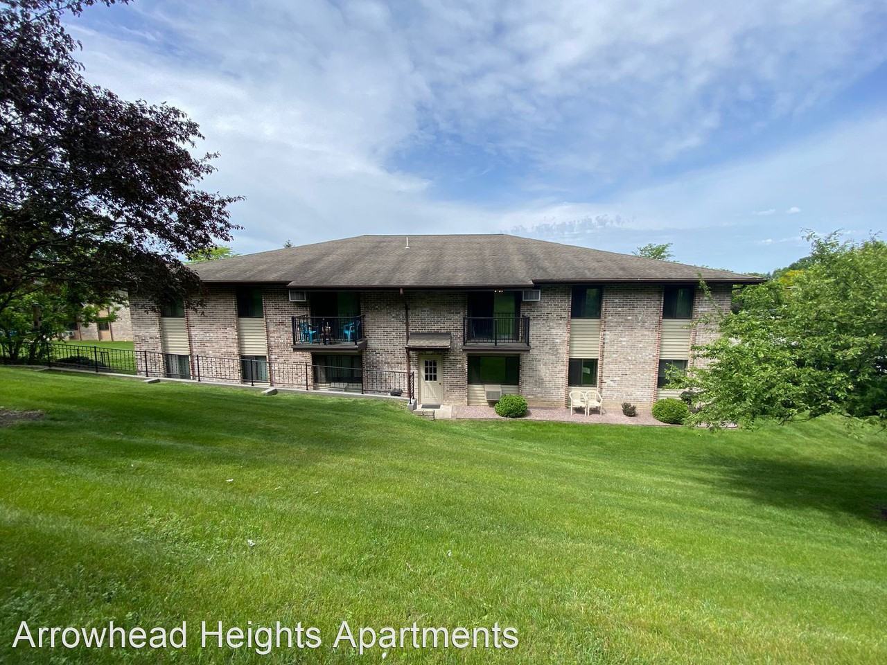Arrowhead Heights Apartments 1577 Honeysuckle Rd, Hartford, WI 53027 Zumper