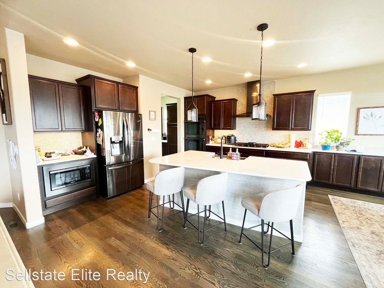 3358 Golden Meadow Way - Photo 2 of 32