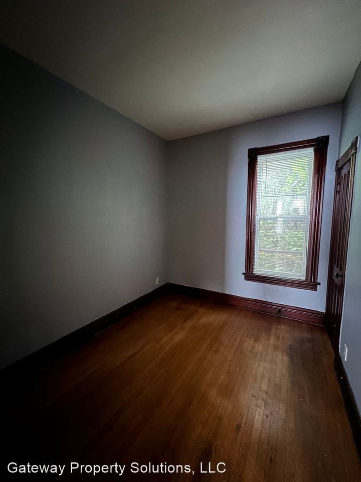 38 MCDONNELL ST. AMSTERDAM, NY 12010 JR & KP Homes, LLC - Photo 2 of 9