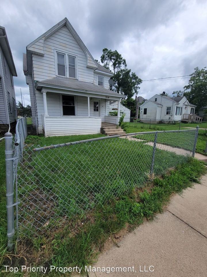 514 Logan Ave - Photo 2 of 18