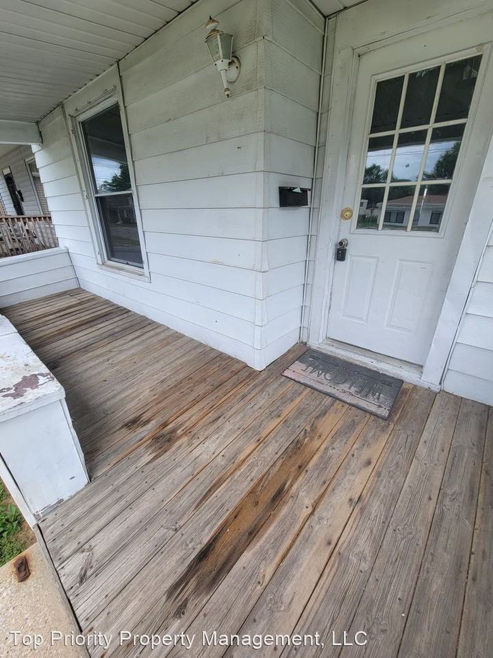 514 Logan Ave - Photo 3 of 18