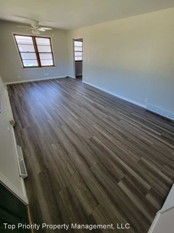 322 W Seerley Blvd - Photo 3 of 15