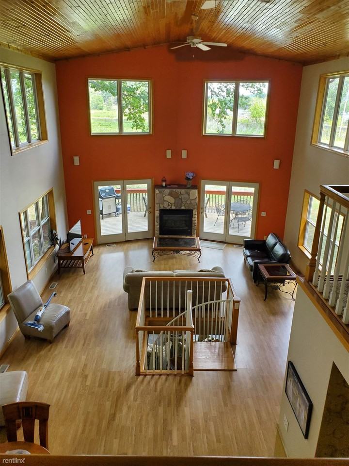 15015 Lake Ave - Photo 2 of 5