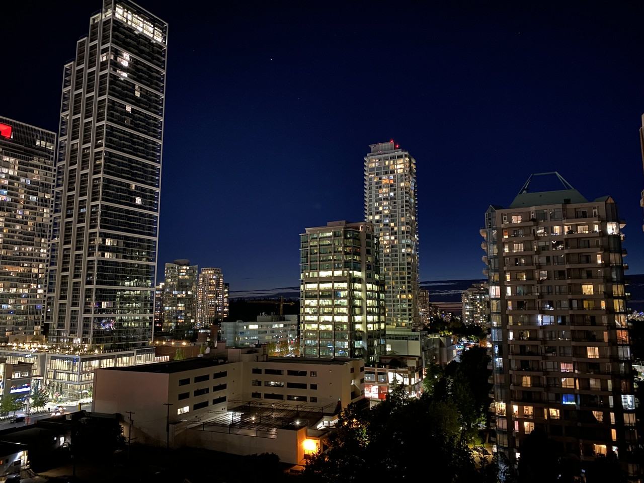 4689 Hazel Street, Burnaby, BC V5H 4R2 1 Bedroom Apartment for Rent