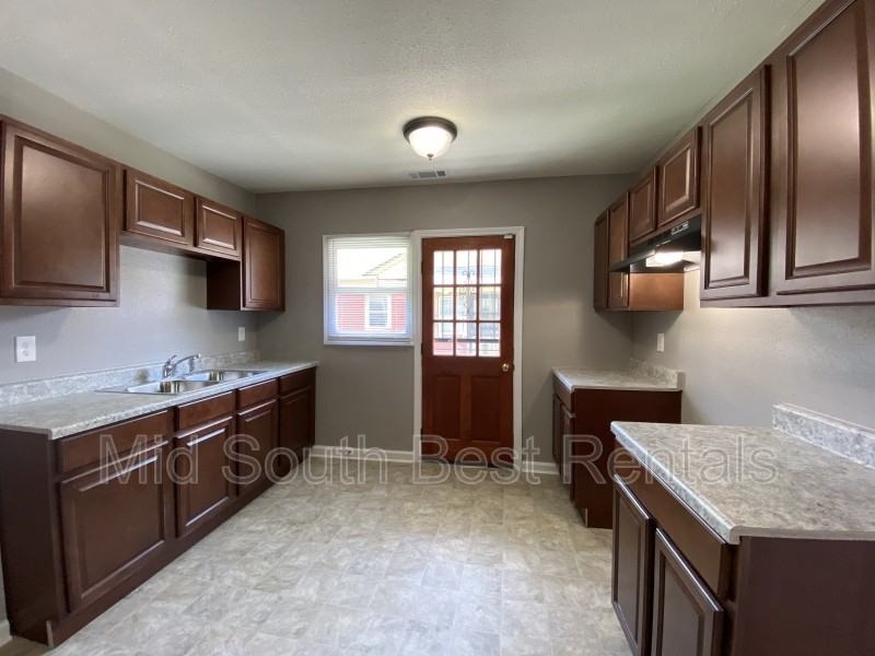 2300 Poe Ave - Photo 3 of 6