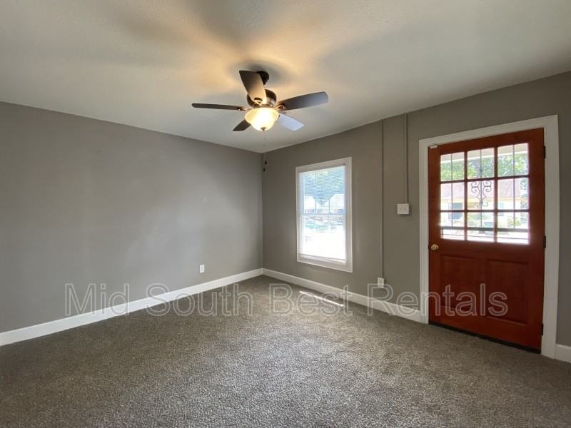 2302 Poe Ave - Photo 2 of 7