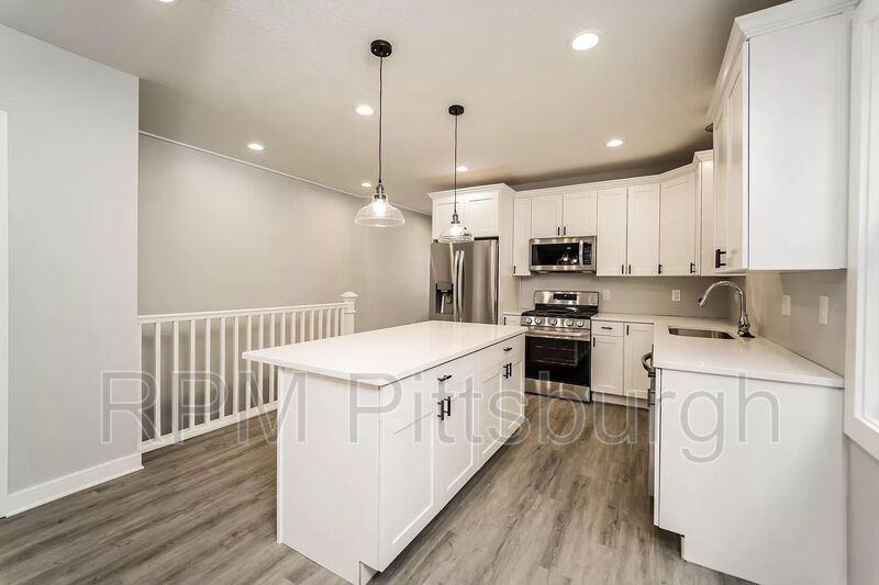 538 N Negley Ave - Photo 2 of 16