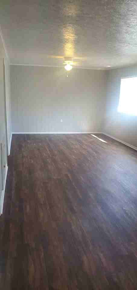 1038-1046 Mcarthur Rd - Photo 3 of 7