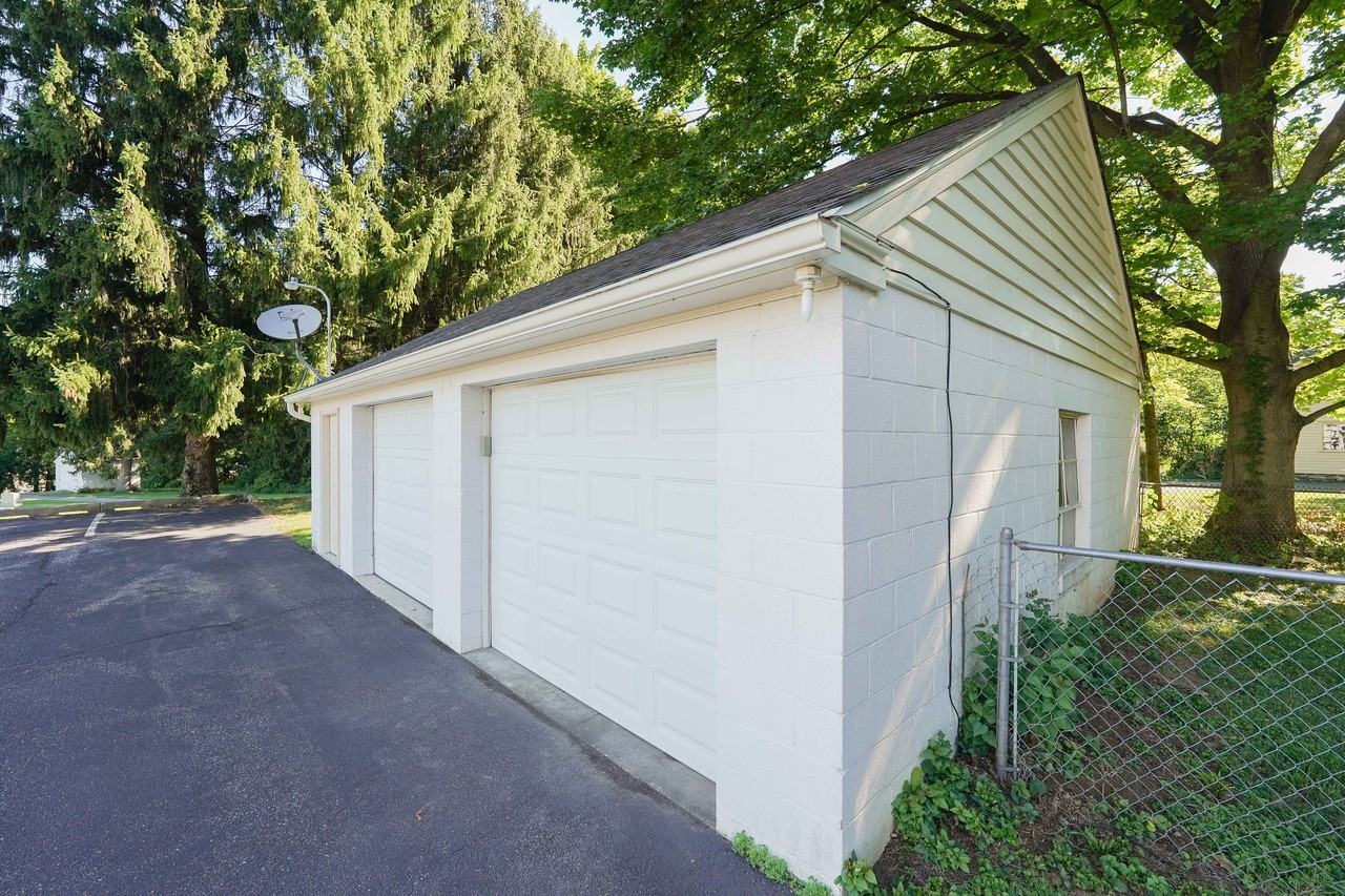 3185 Lincoln Hwy E - Photo 3 of 15