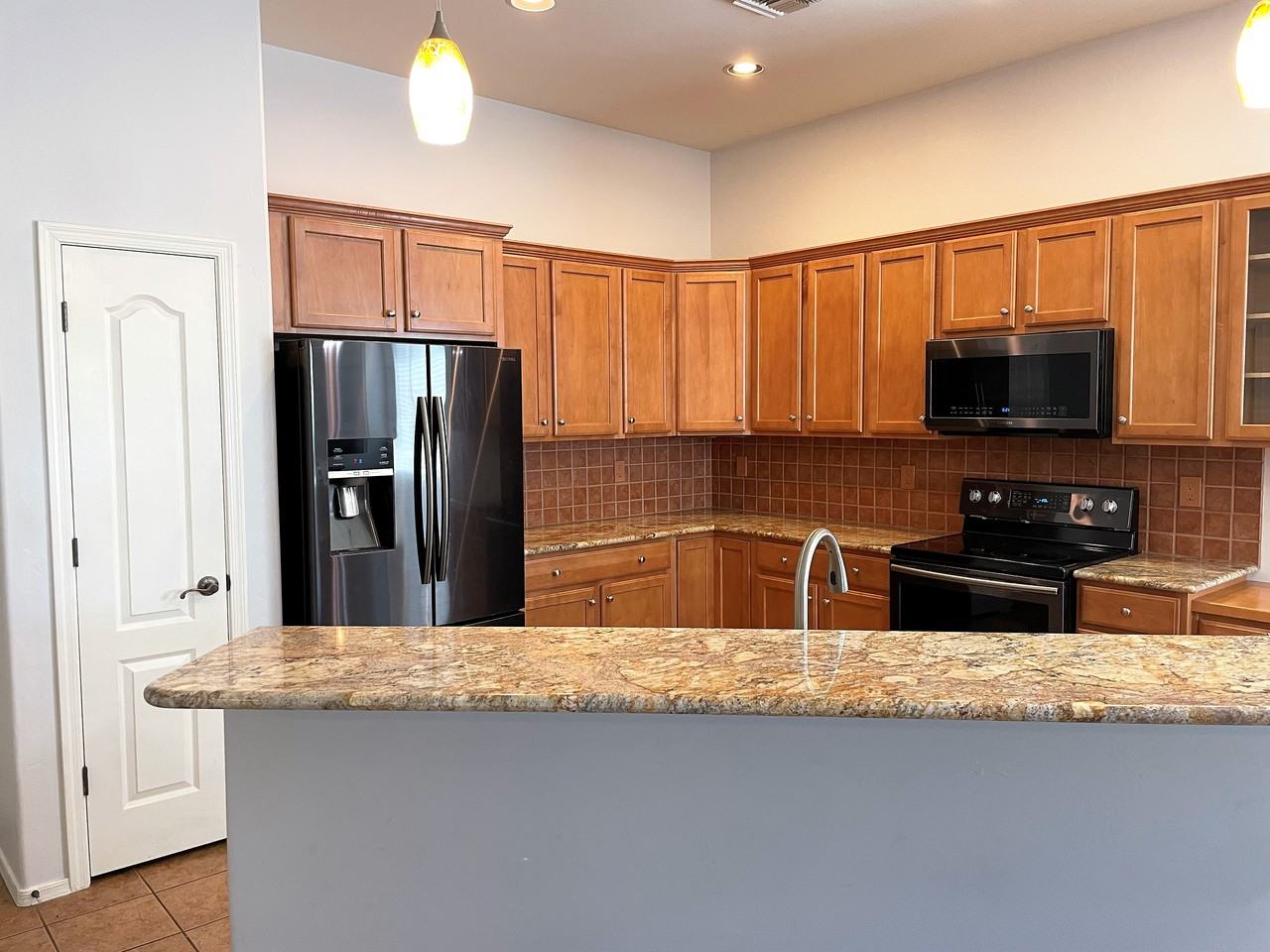 11490 W Kalamansi Dr - Photo 5 of 21