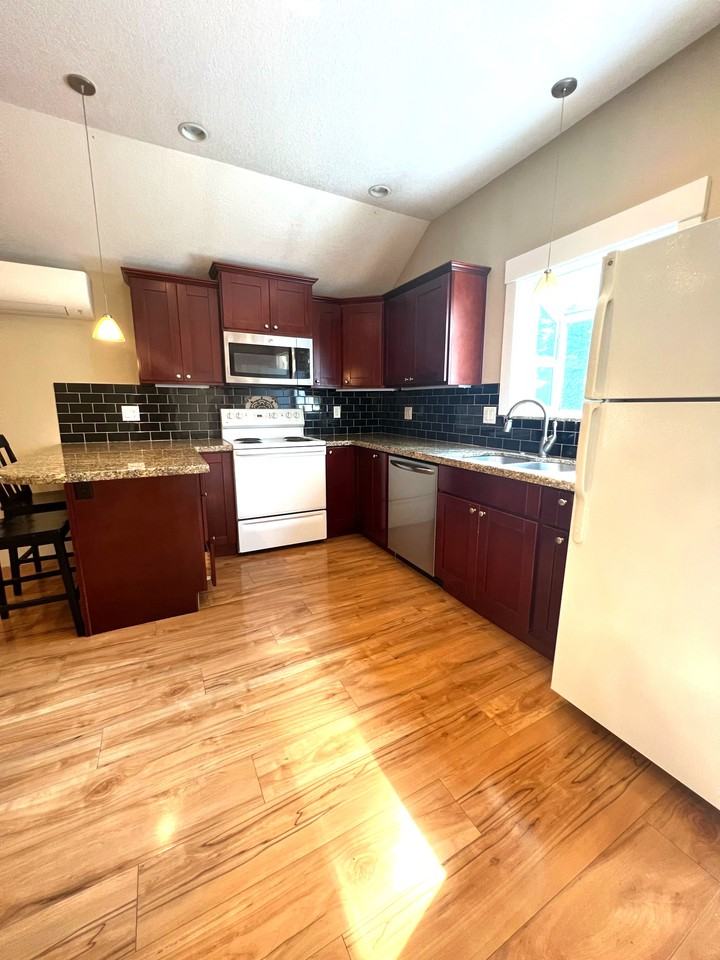 18605 Se Wilmot St - Photo 3 of 16