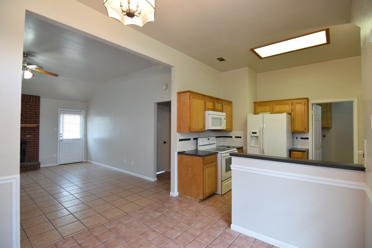 4402 Water Oak Dr - Photo 6 of 22