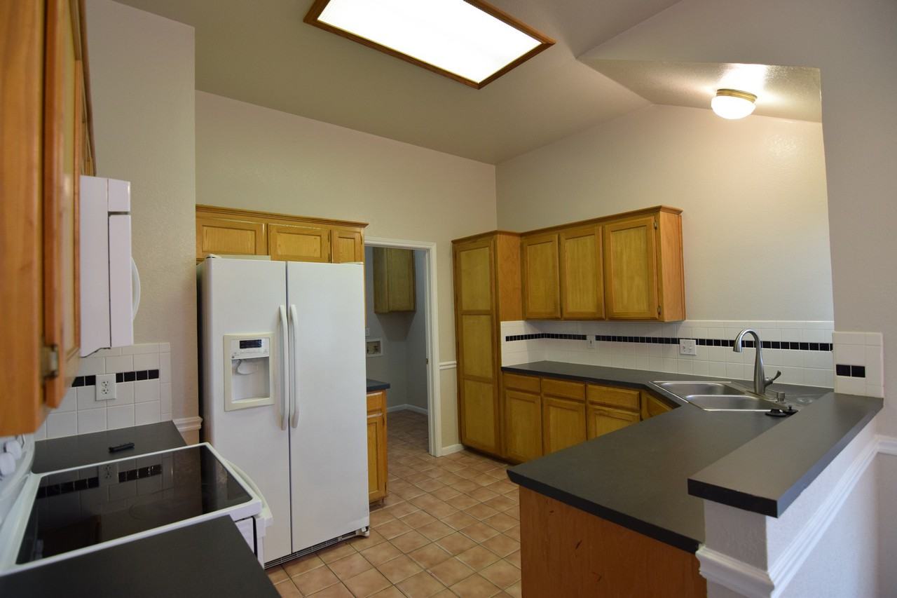 4402 Water Oak Dr - Photo 7 of 22