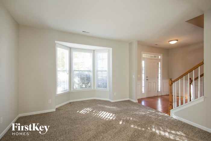 46 Aberdeen Ct - Photo 2 of 15