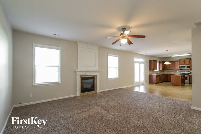 46 Aberdeen Ct - Photo 3 of 15