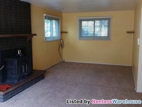 2942 S Webster St - Photo 2 of 15