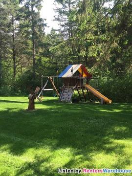 9215 236th Ave NE - Photo 2 of 15