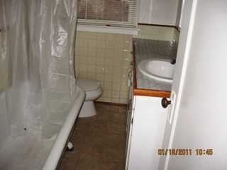 445 NE Holland St - Photo 3 of 4