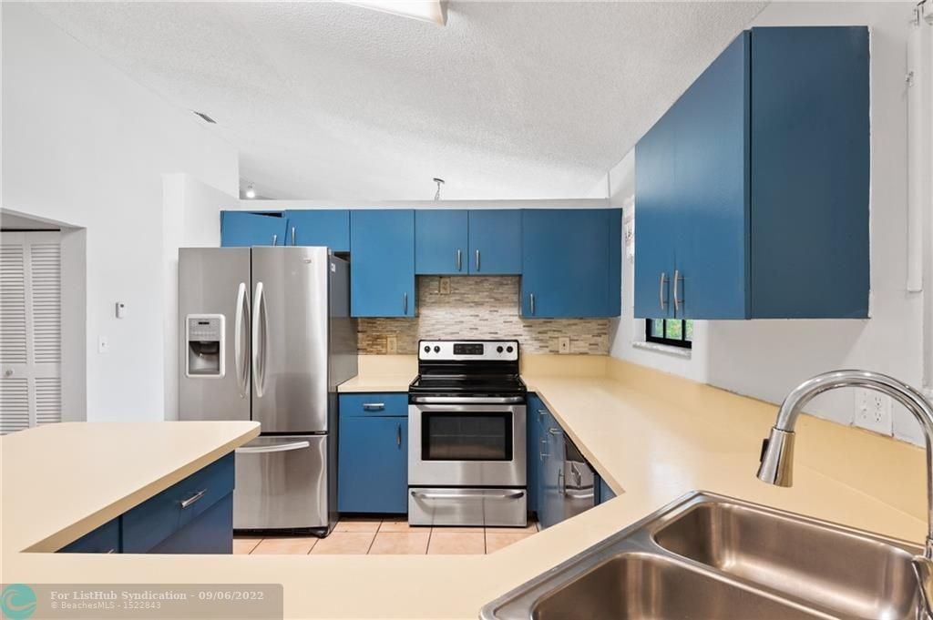 4186 Nw 6th St - Photo 3 of 28