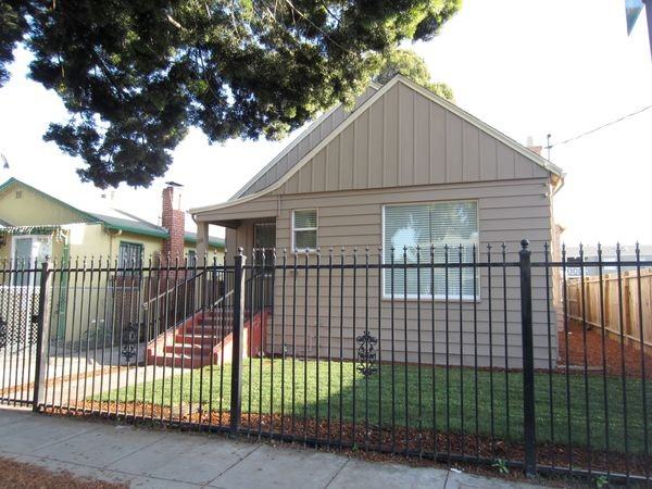 1338 99th Ave - Photo 2 of 9