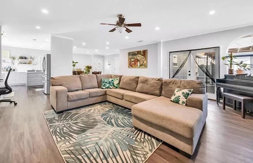 14436 Acapulco Rd - Photo 2 of 10