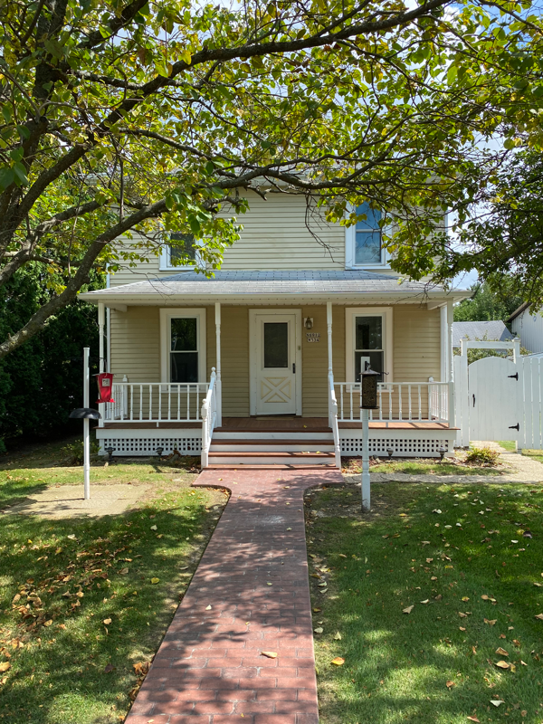 W334N6912 Stone Bank Rd - Photo 2 of 19