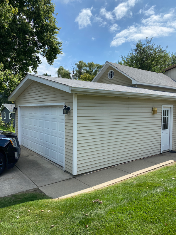 W334N6912 Stone Bank Rd - Photo 3 of 19