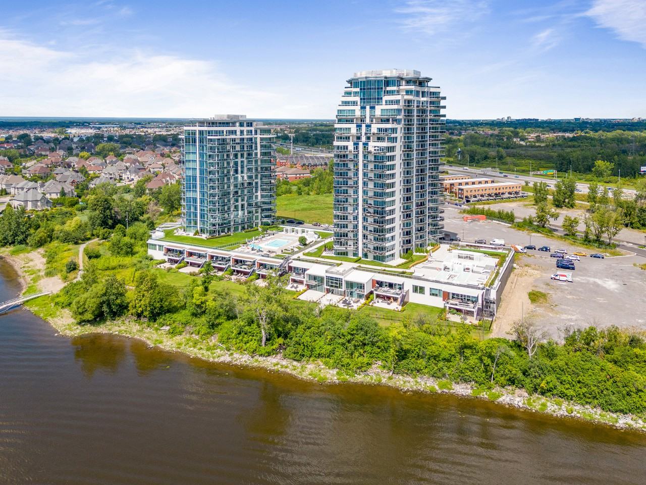 255 Rue Étienne-Lavoie #307 - Photo 2 of 34