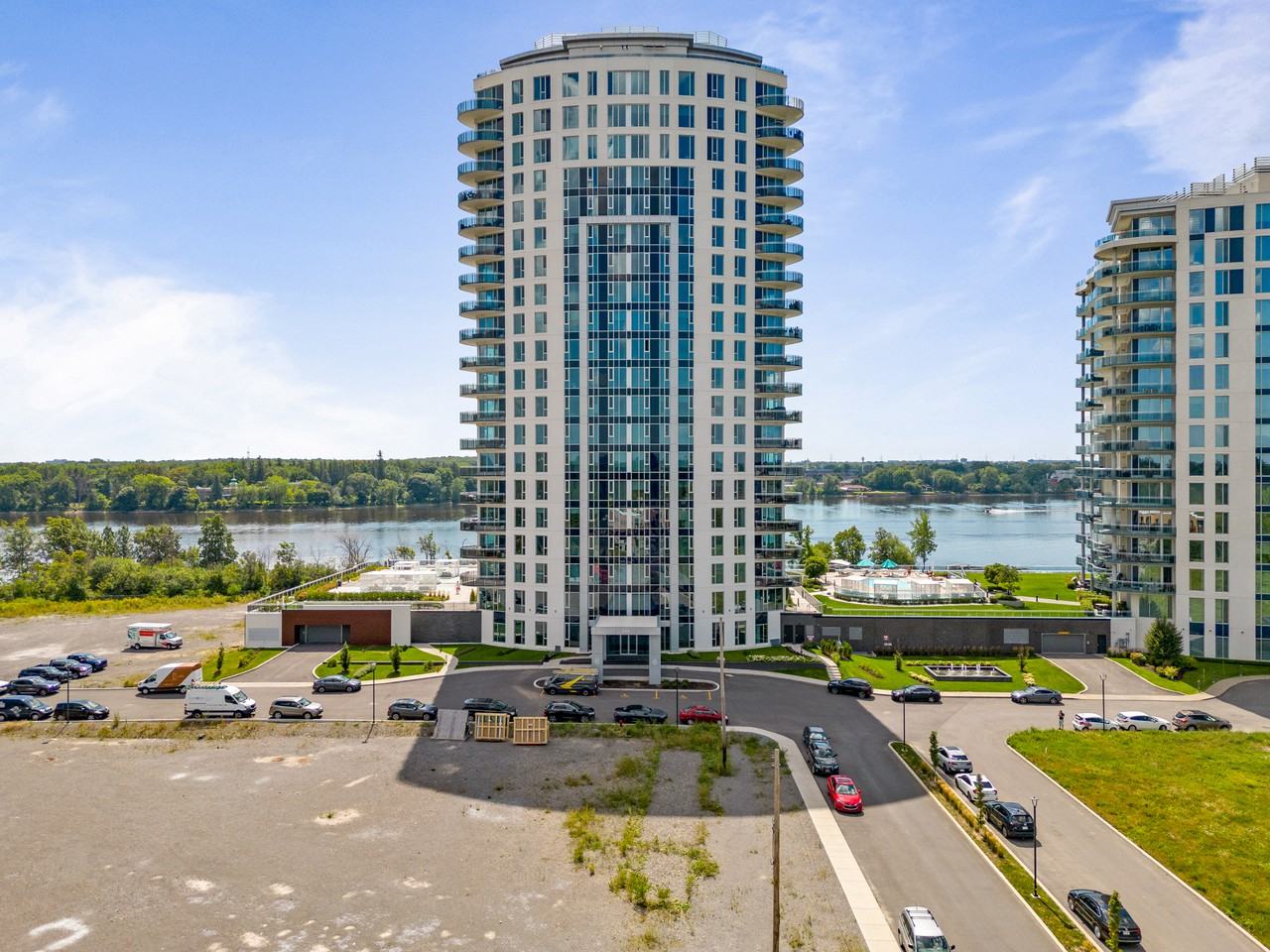 255 Rue Étienne-Lavoie #307, Laval, QC H7X 0B4 2 Bedroom Condo for