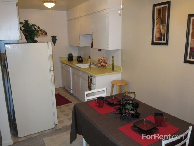 Park Knoll Apartments - Photo 3 of 20
