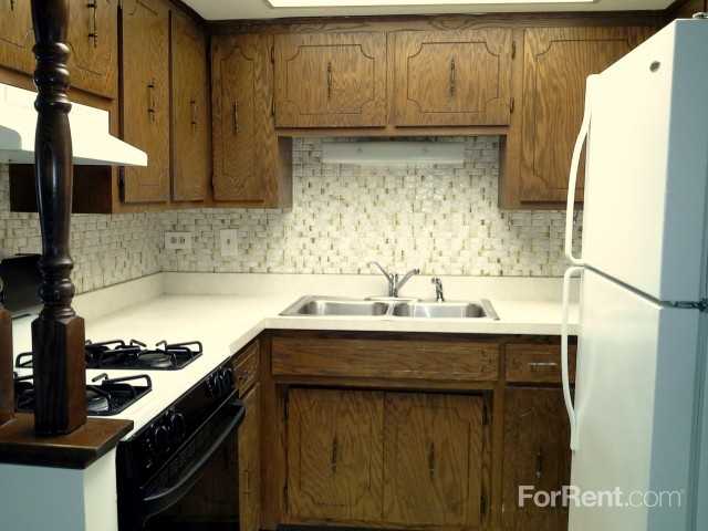 Heritage Manor - Photo 2 of 22