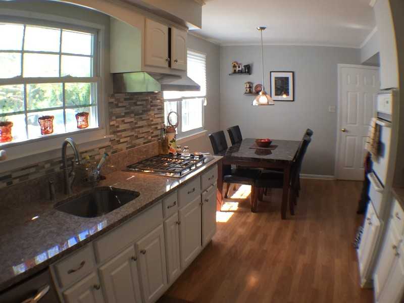 32 Plaza Rd - Photo 2 of 17