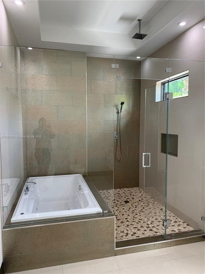 4690 Sw 118th Ave - Photo 2 of 8