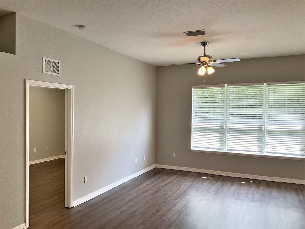 2177 Boxwood St - Photo 3 of 14