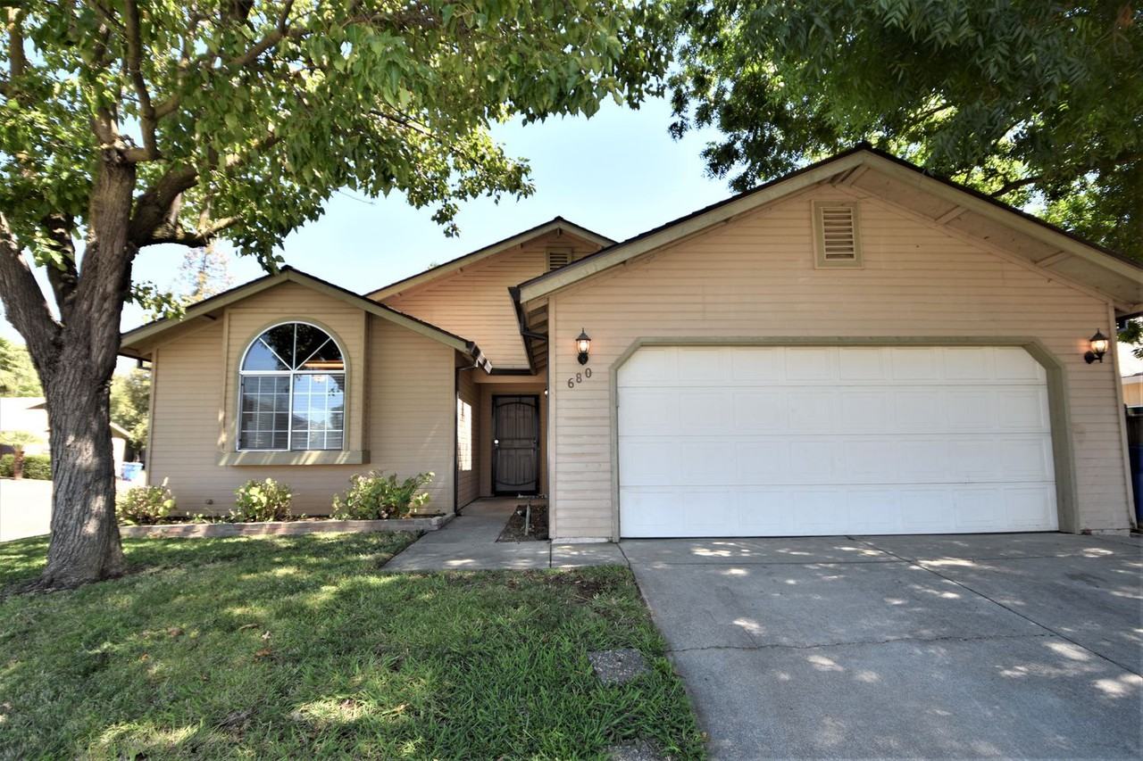 680 Alice Rae Cir - Photo 2 of 16