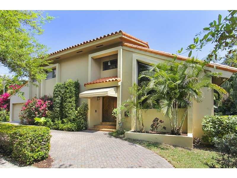 3321 Salzedo St - Photo 2 of 4