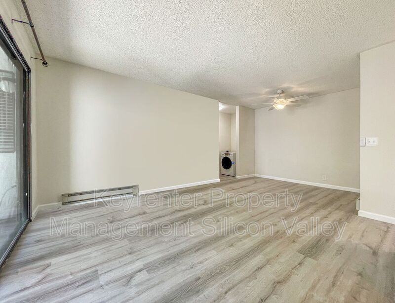 1055 N Capitol Ave #21 - Photo 3 of 10