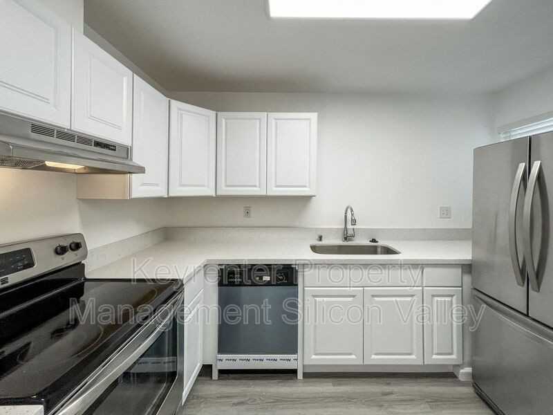 1055 N Capitol Ave #21 - Photo 5 of 10