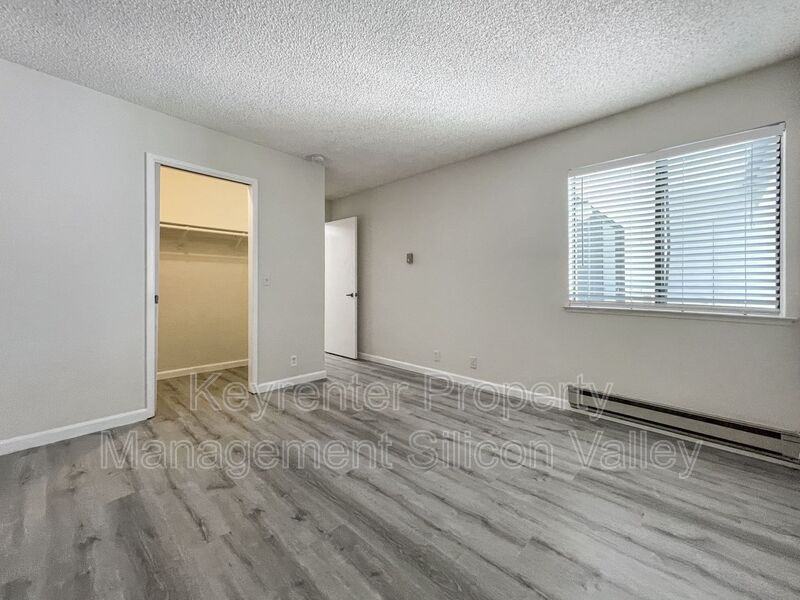 1055 N Capitol Ave #21 - Photo 7 of 10