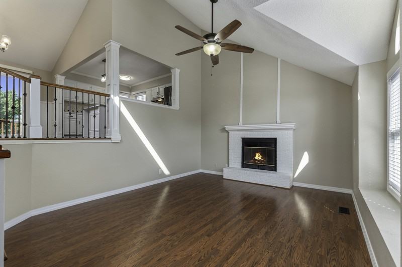 15738 Horton Ln - Photo 3 of 26