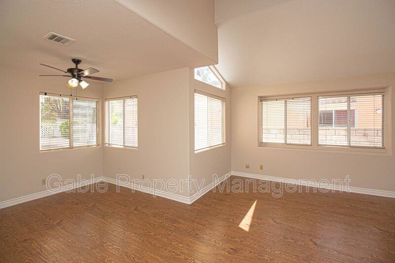 25804 Dickens Ct #42 - Photo 4 of 29