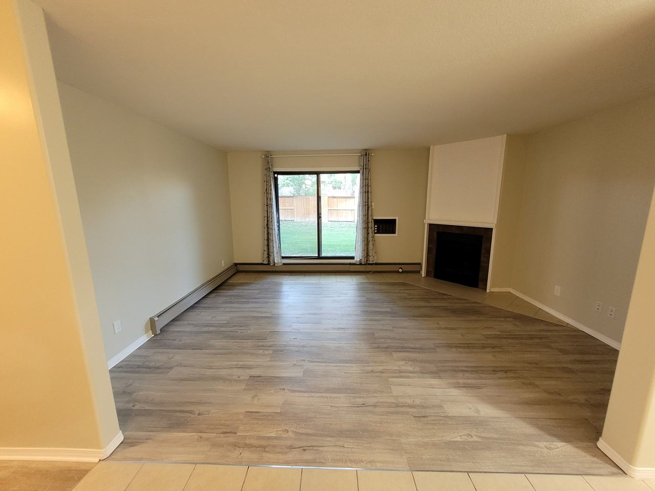 245 Kingsmere Blvd - Photo 2 of 11