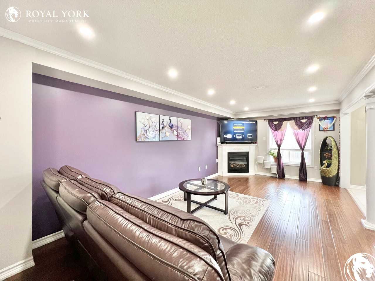 35 Redfern Cres - Photo 2 of 35