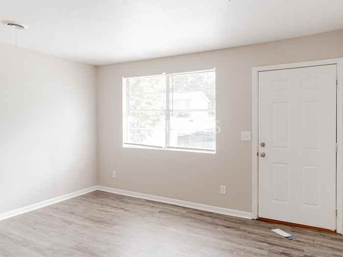 3407 Markham Dr - Photo 2 of 14