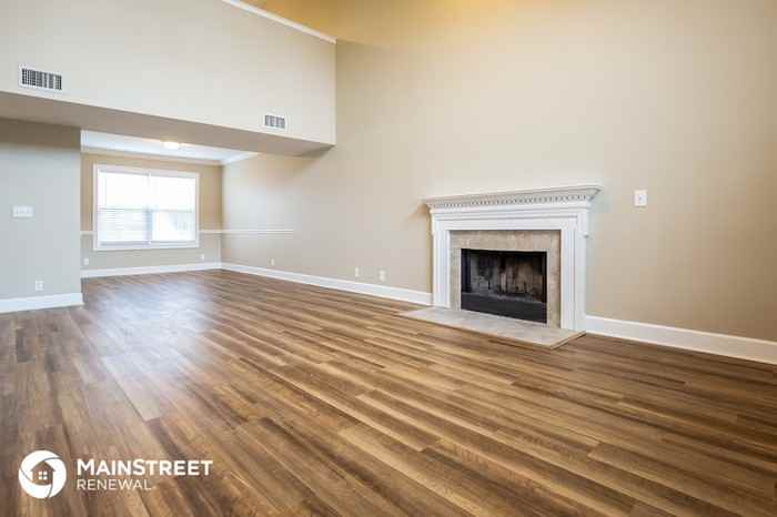 915 Lavergne Ln - Photo 2 of 15