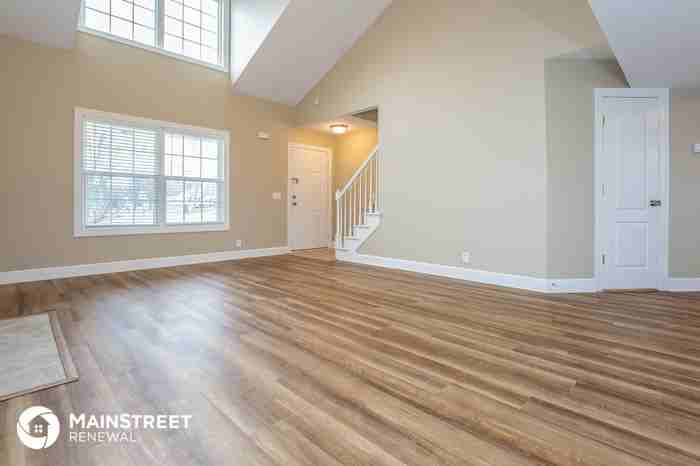 915 Lavergne Ln - Photo 3 of 15