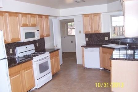 2082 Bel Air Ave - Photo 3 of 3