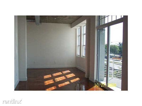 Skylofts Condo - Photo 2 of 6