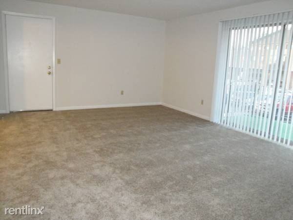 Oxford House Apartments - Photo 2 of 8