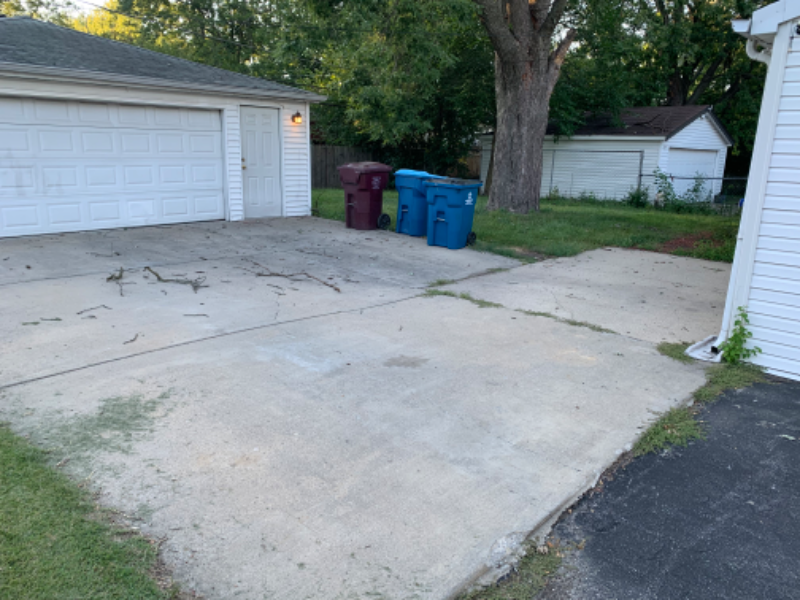 21606 Olivia Ave - Photo 2 of 15